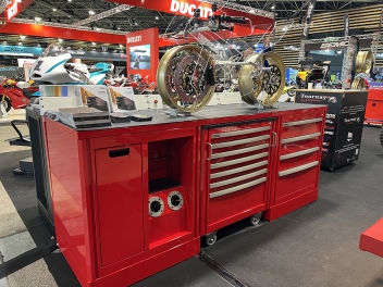 Mobilier atelier Domina