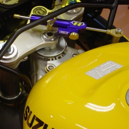 Kit fixation pour amortisseur de direction