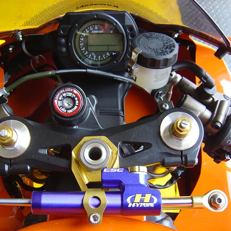 Kit fixation pour amortisseur de direction