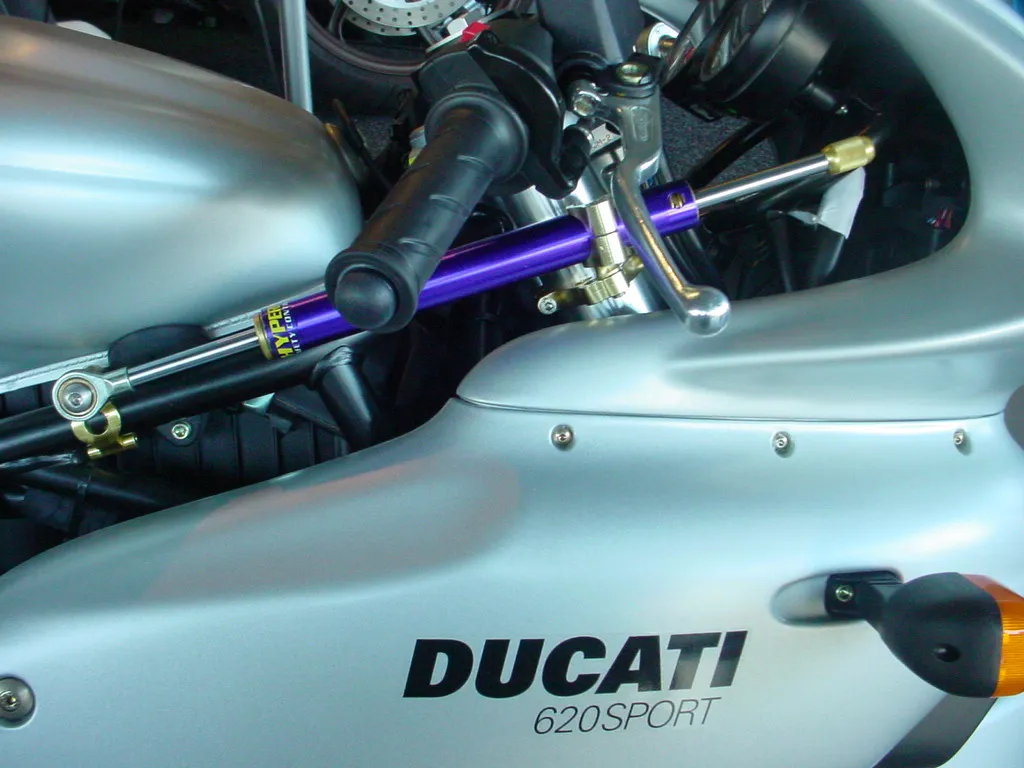 Kit montage pour amortisseur de direction Hyperpro DUCATI SS 620 2003 +;DUCATI 750 SS IE 1999 2002;DUCATI SS 800 2003 2004;DUCATI SS 900 1998 2001