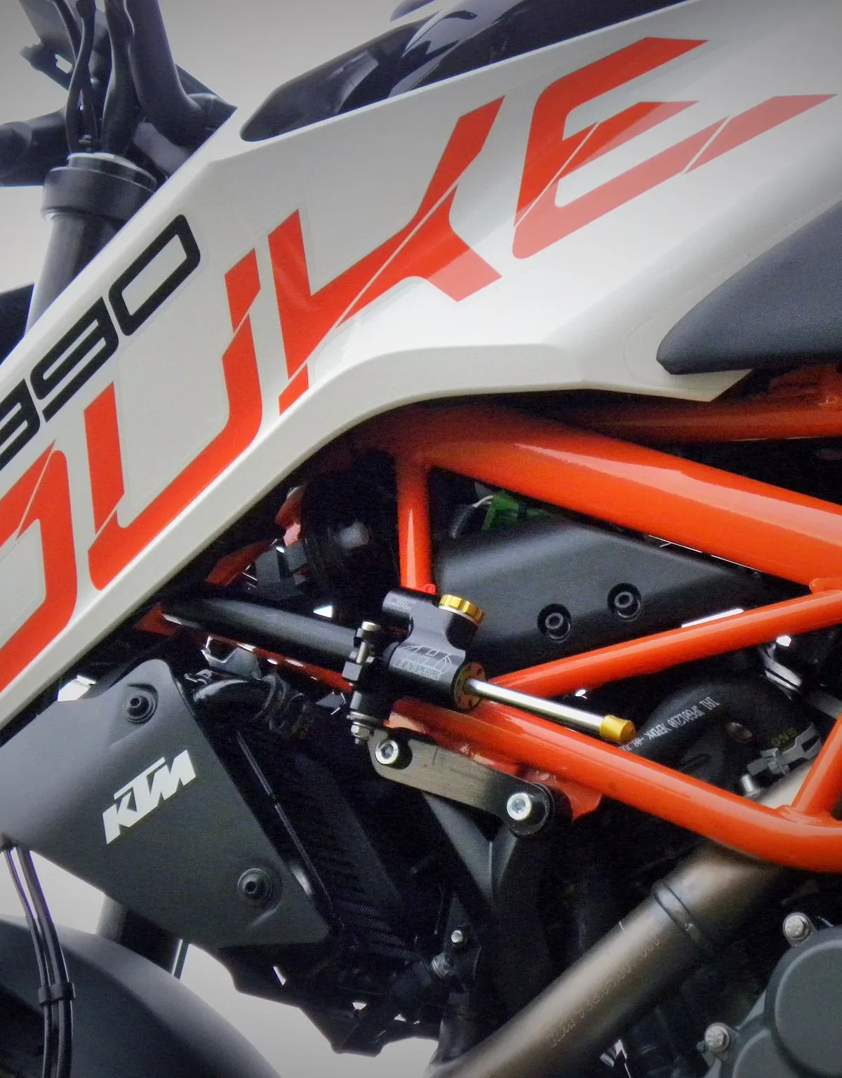 Kit montage pour amortisseur de direction Hyperpro KTM DUKE 390 2017 2020