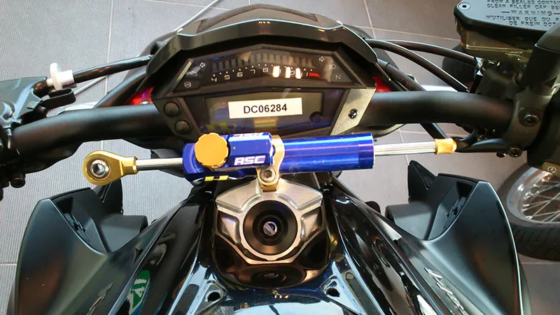 Kit fixation pour amortisseur de direction